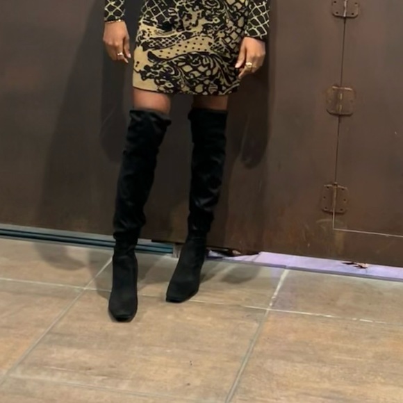 Black Thigh high heel boots - Picture 3 of 8